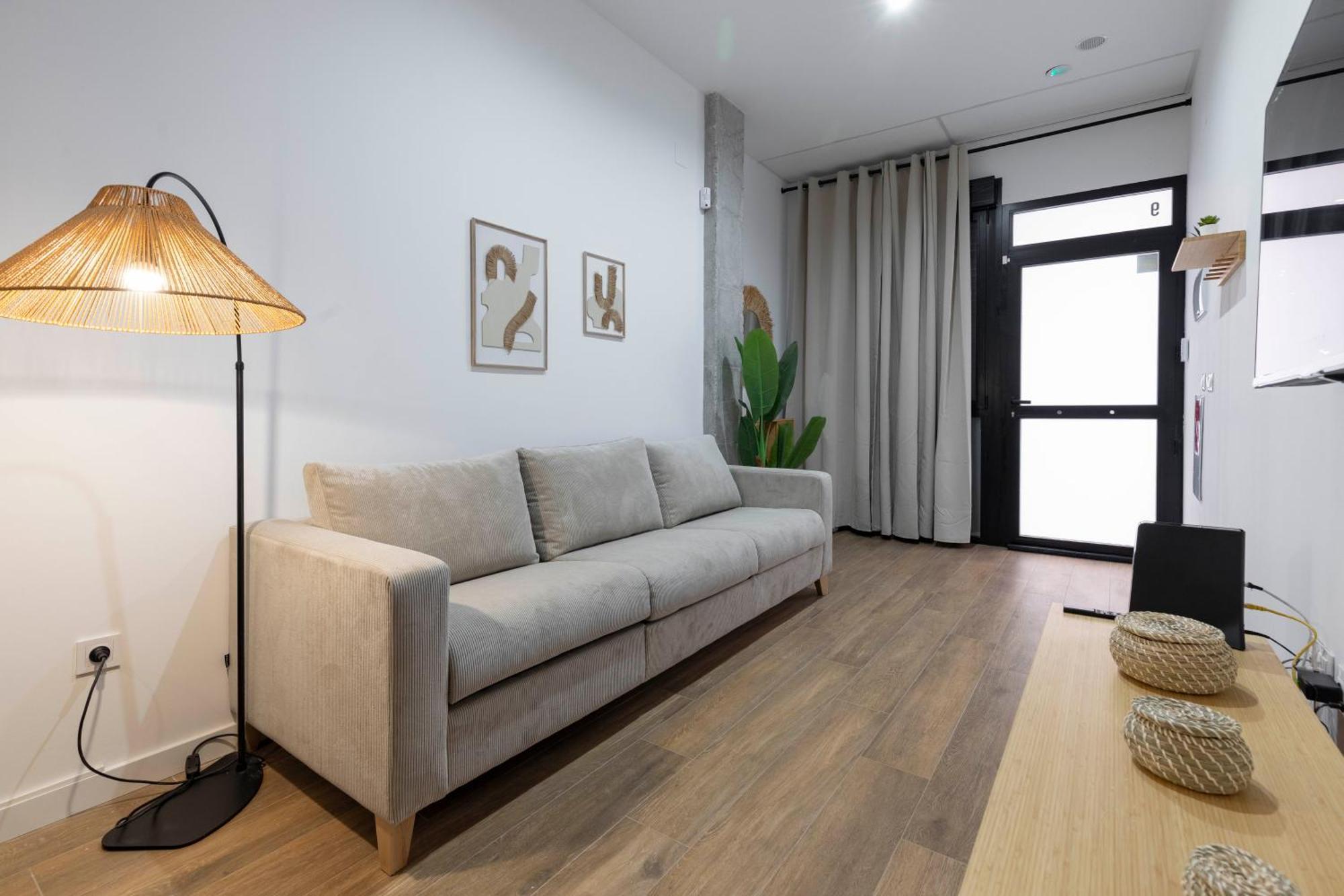 Travel Habitat Mediterranean Suites Valencia Exteriör bild