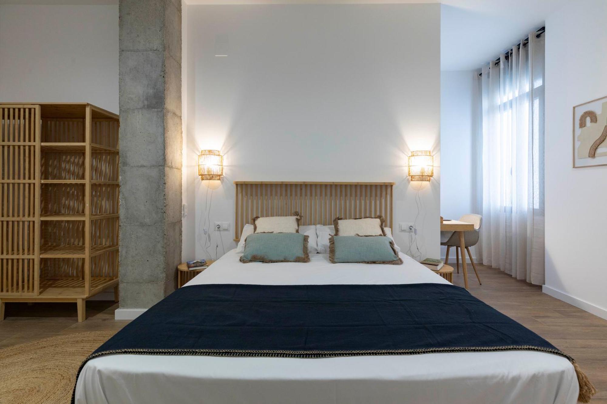 Travel Habitat Mediterranean Suites Valencia Exteriör bild