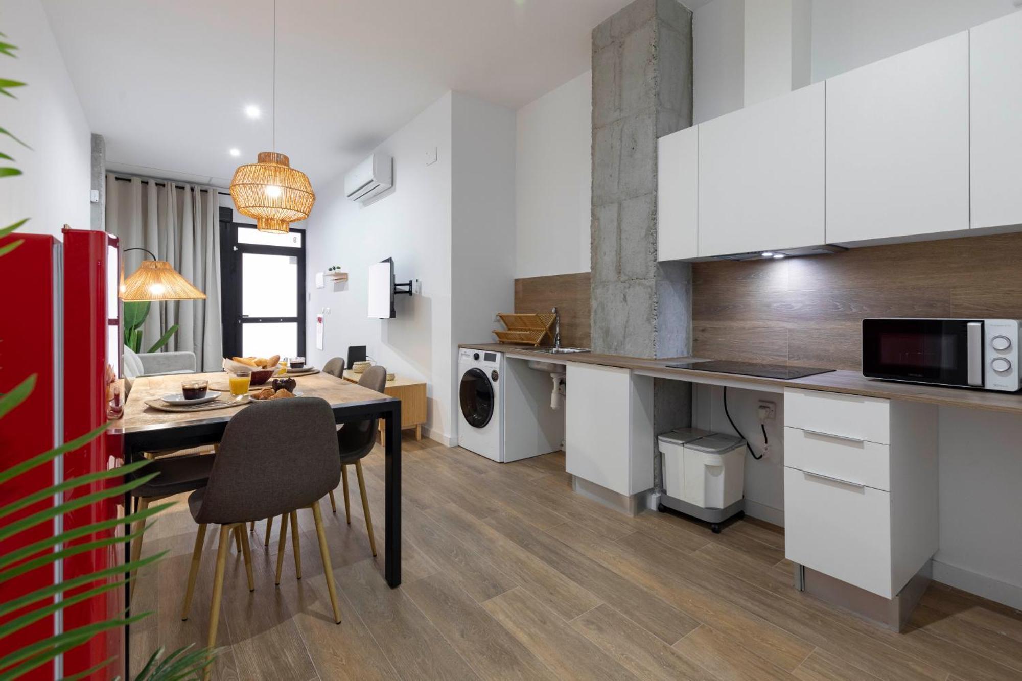 Travel Habitat Mediterranean Suites Valencia Exteriör bild