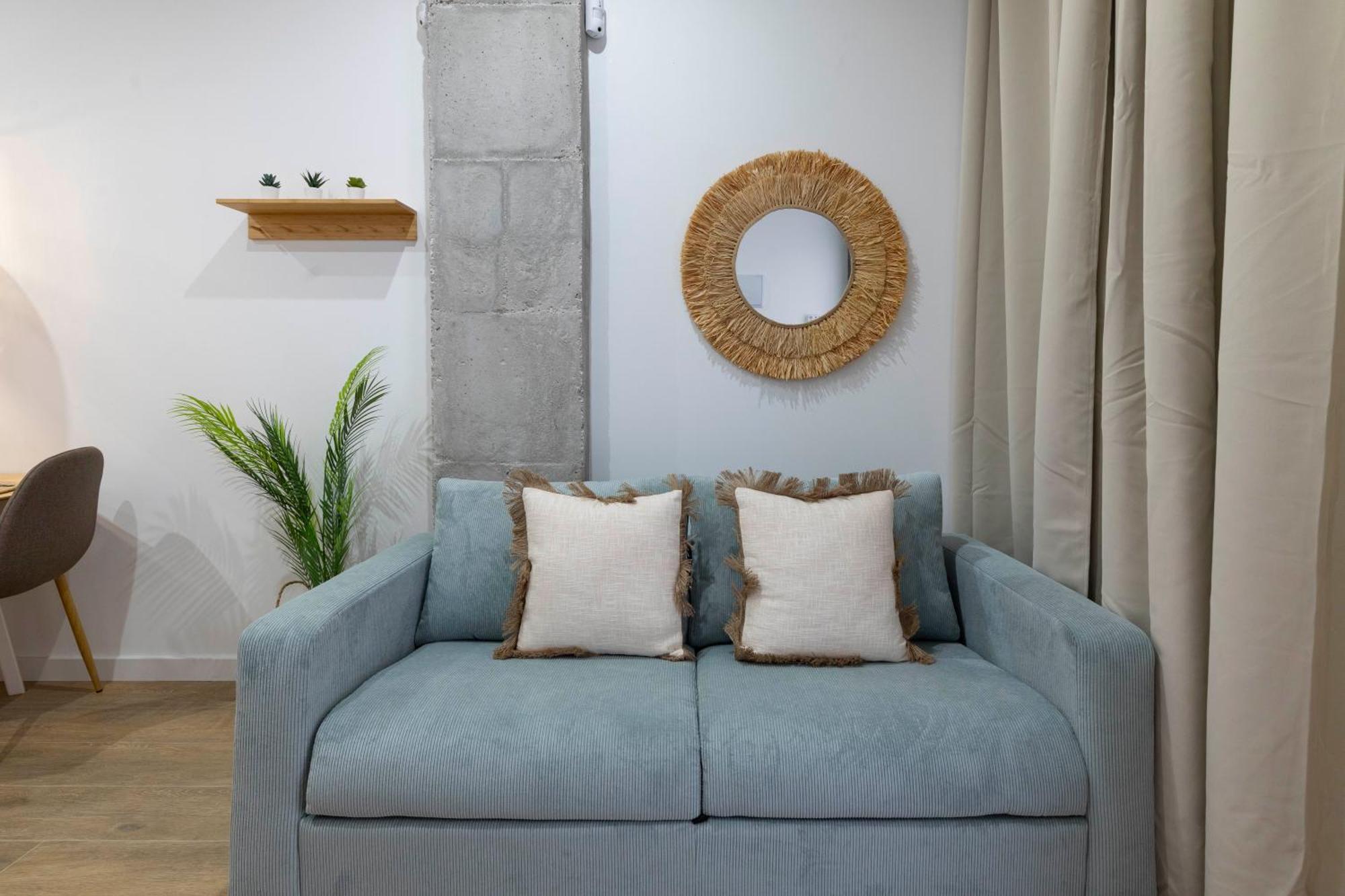 Travel Habitat Mediterranean Suites Valencia Exteriör bild