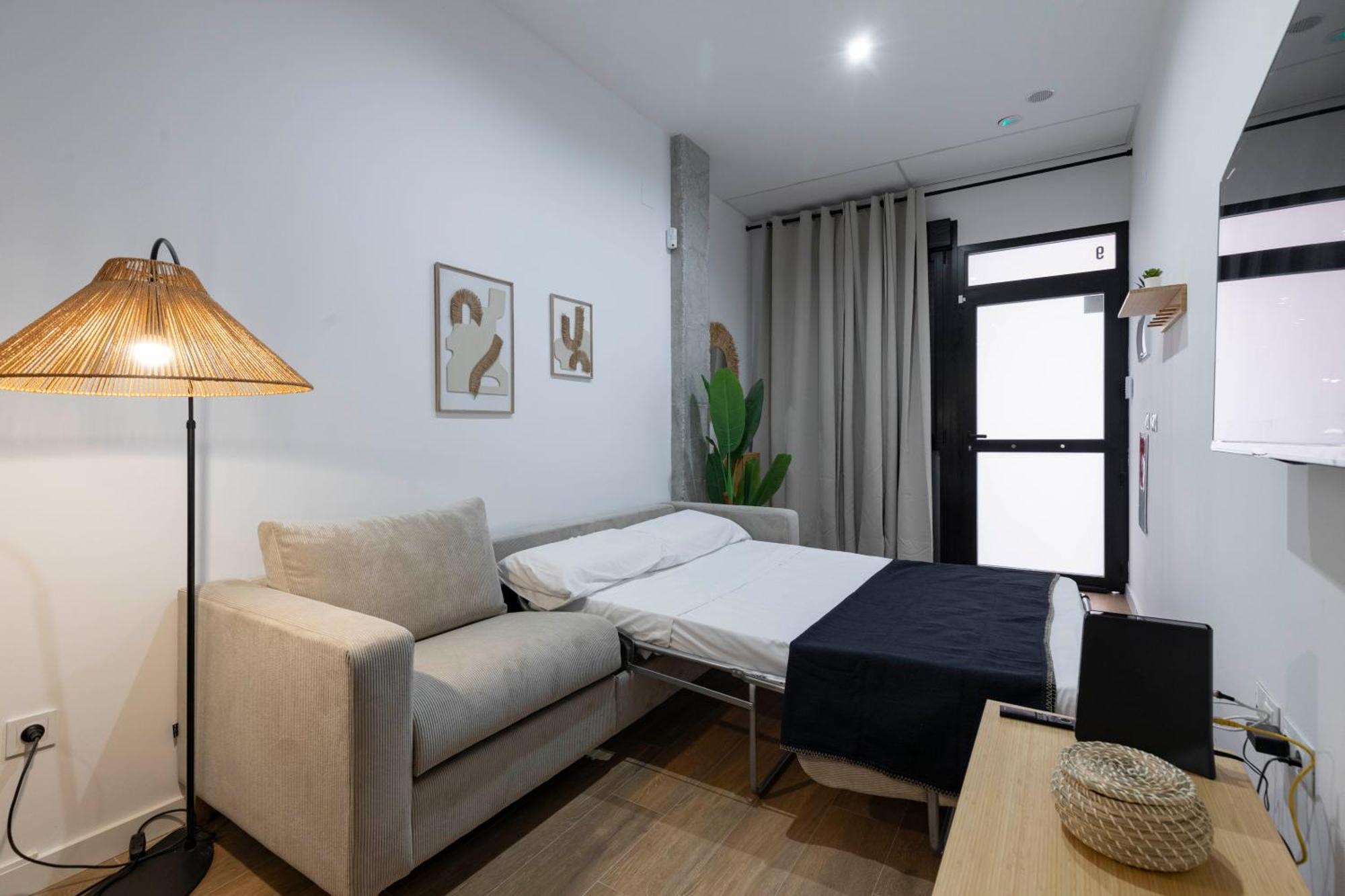 Travel Habitat Mediterranean Suites Valencia Exteriör bild