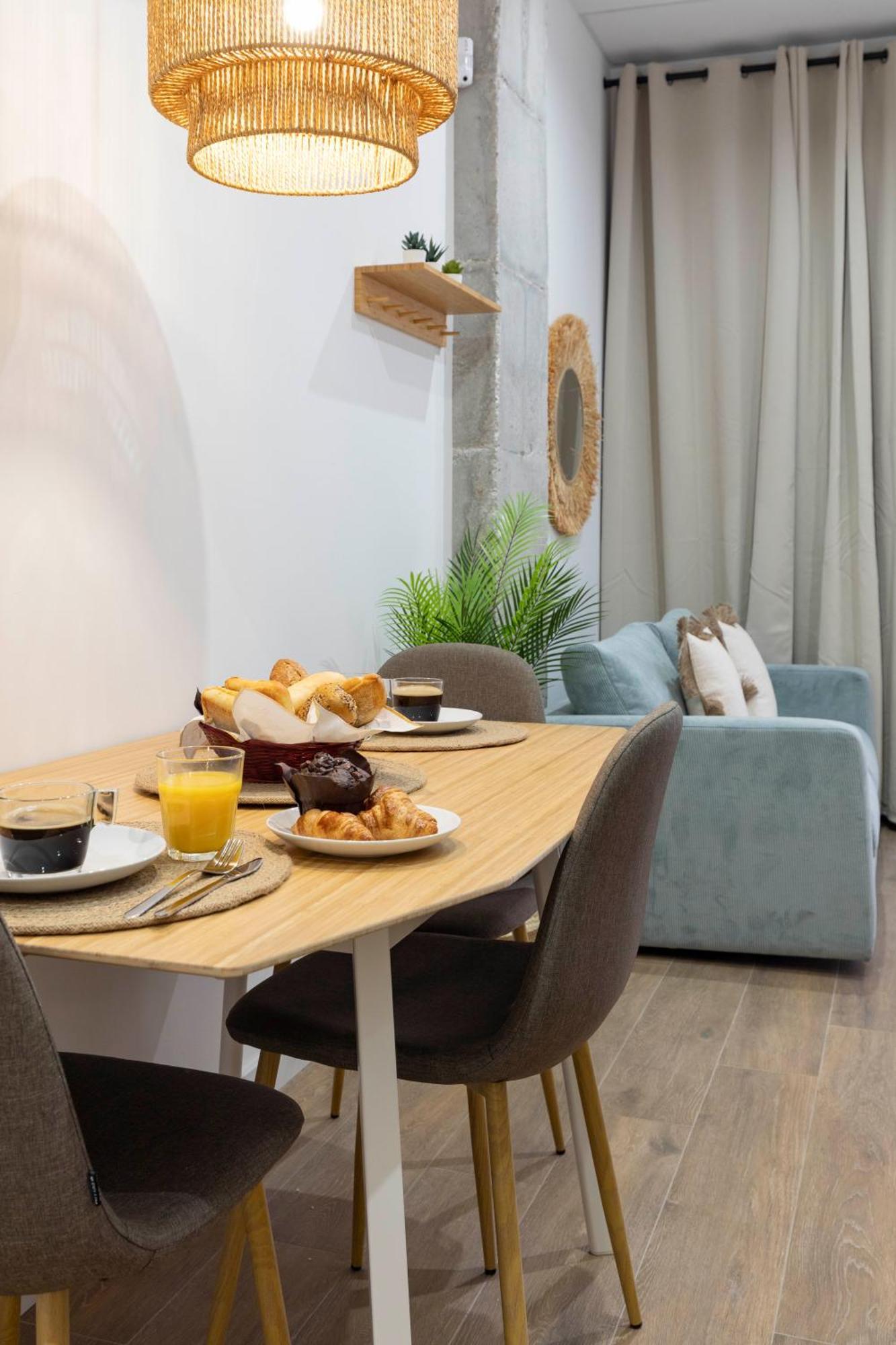 Travel Habitat Mediterranean Suites Valencia Exteriör bild