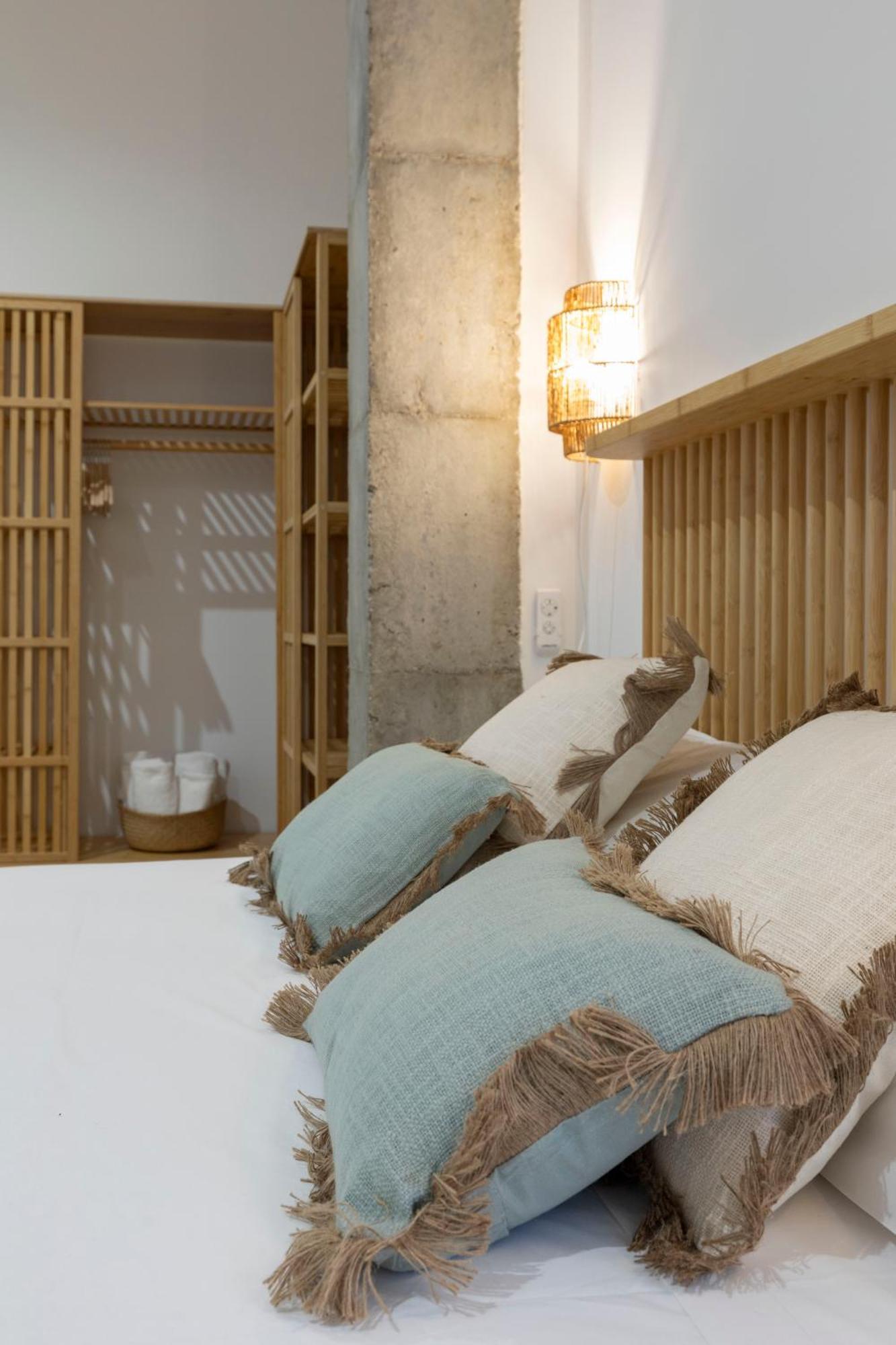 Travel Habitat Mediterranean Suites Valencia Exteriör bild