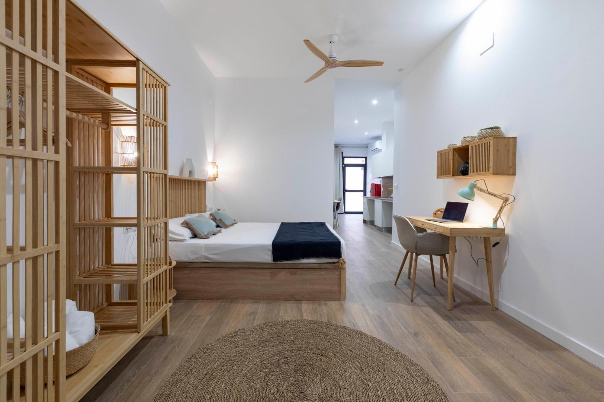 Travel Habitat Mediterranean Suites Valencia Exteriör bild
