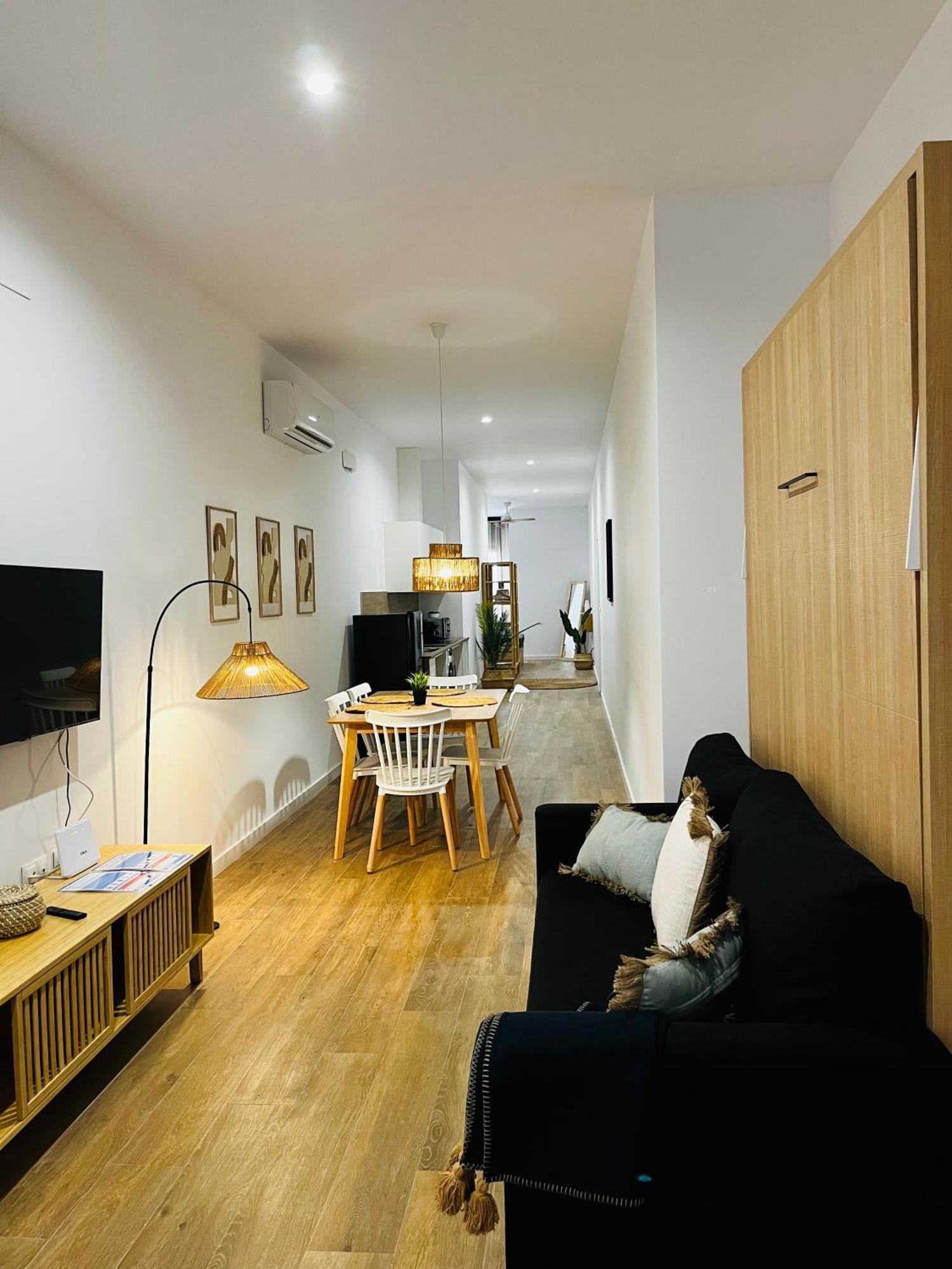 Travel Habitat Mediterranean Suites Valencia Exteriör bild