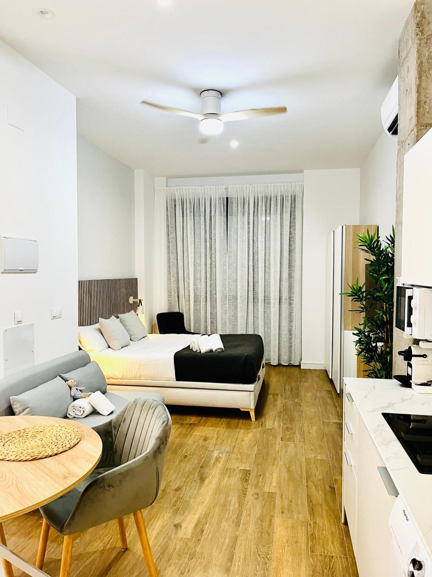 Travel Habitat Mediterranean Suites Valencia Rum bild