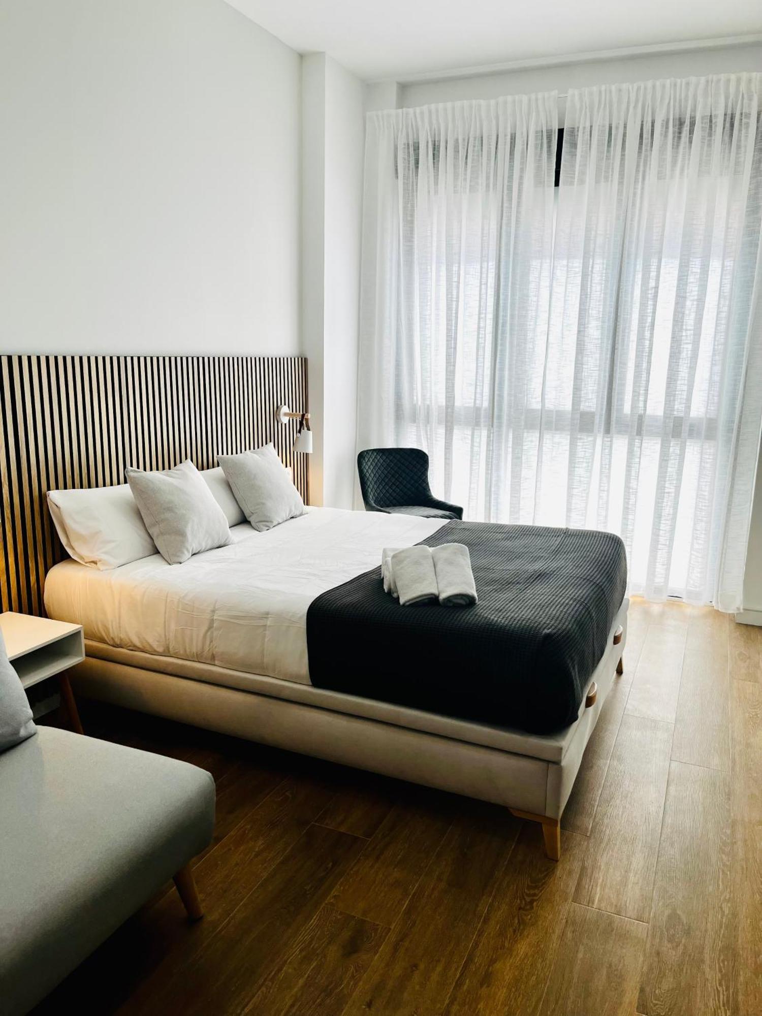 Travel Habitat Mediterranean Suites Valencia Rum bild