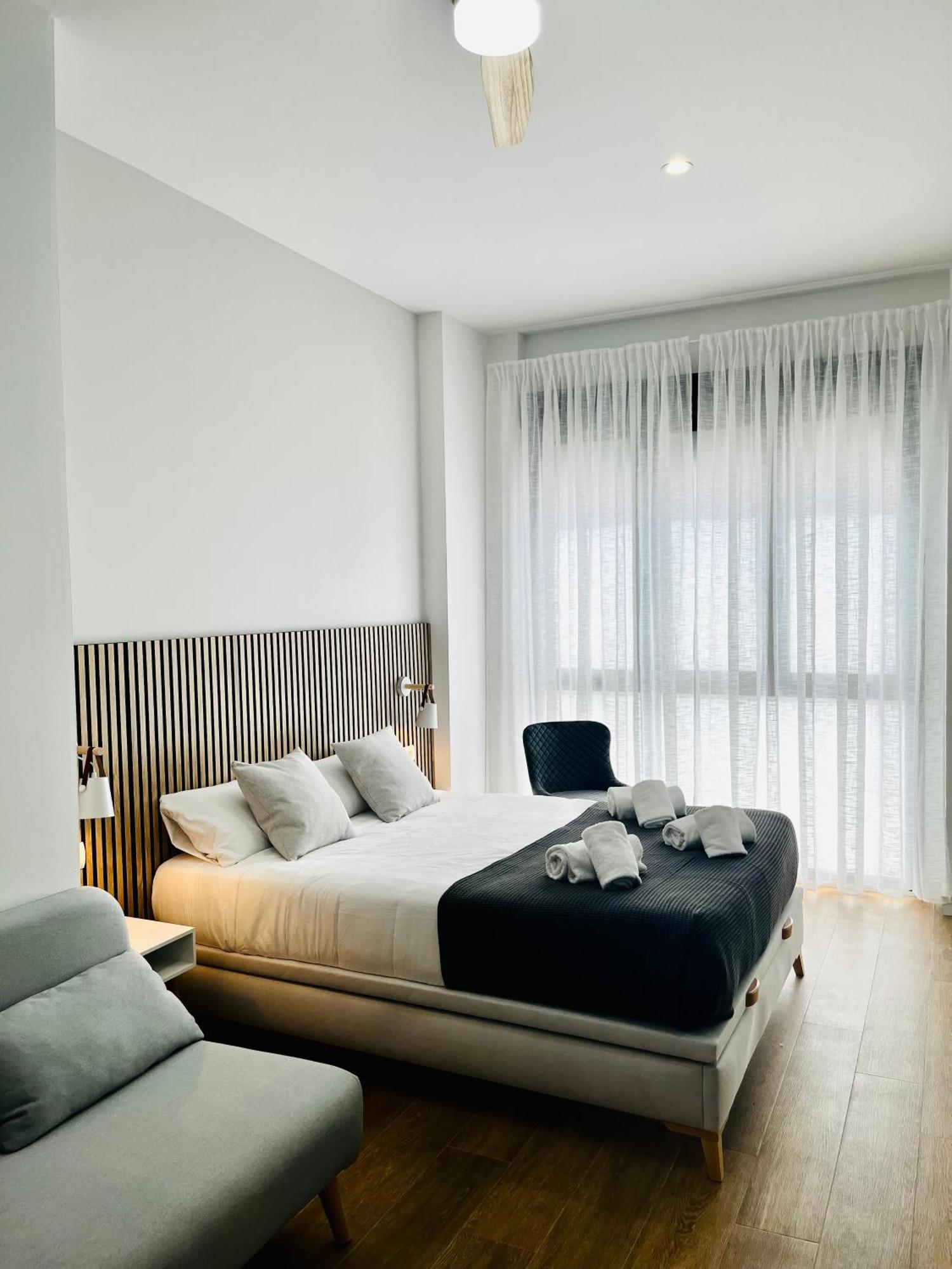 Travel Habitat Mediterranean Suites Valencia Rum bild