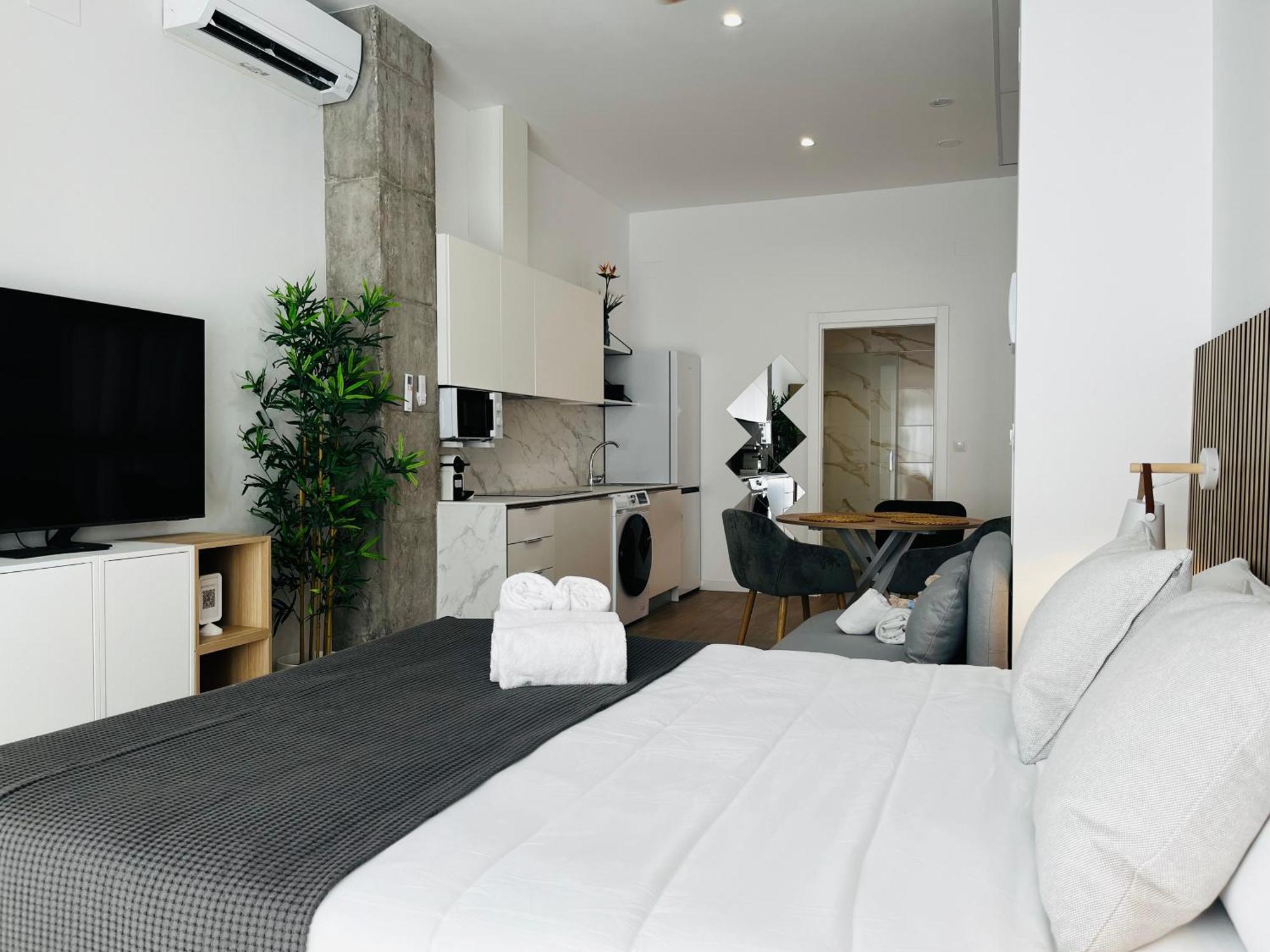 Travel Habitat Mediterranean Suites Valencia Exteriör bild