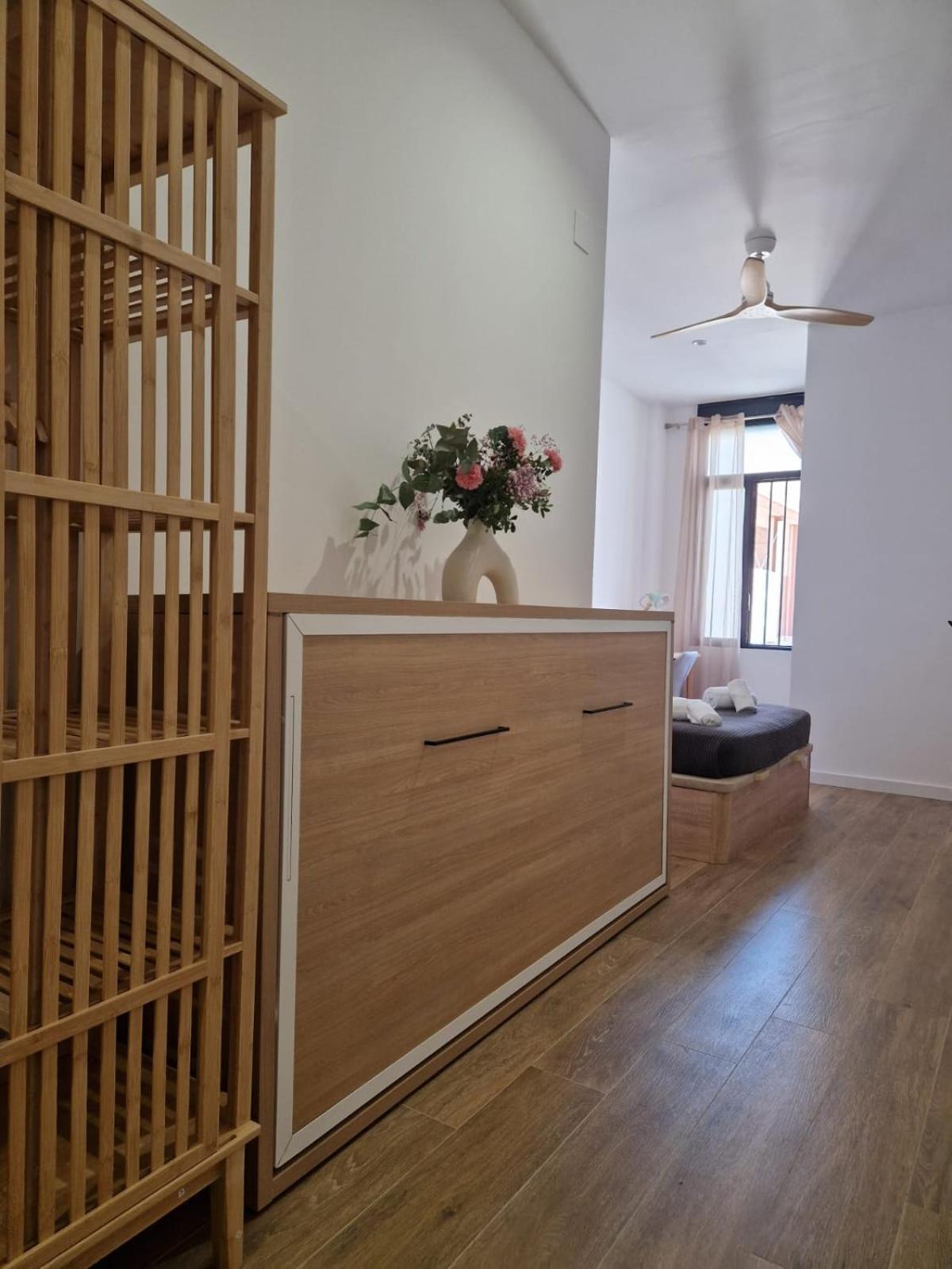 Travel Habitat Mediterranean Suites Valencia Rum bild