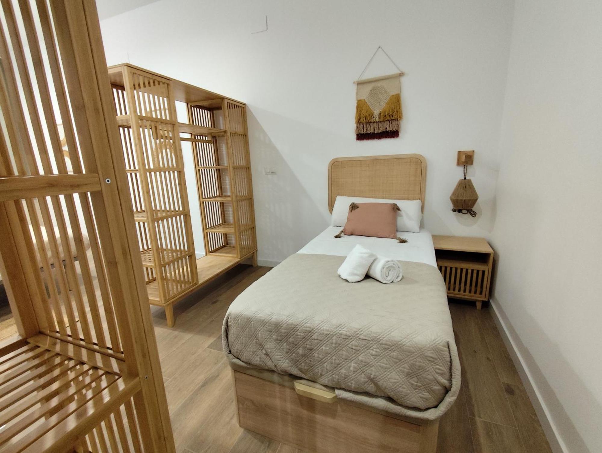Travel Habitat Mediterranean Suites Valencia Rum bild